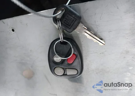 2000 Pontiac Grand Prix Gt z USA, uszkodzony, nr VIN 1G2WP12K3YF339813